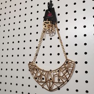 Gold Necklace/Earring Set